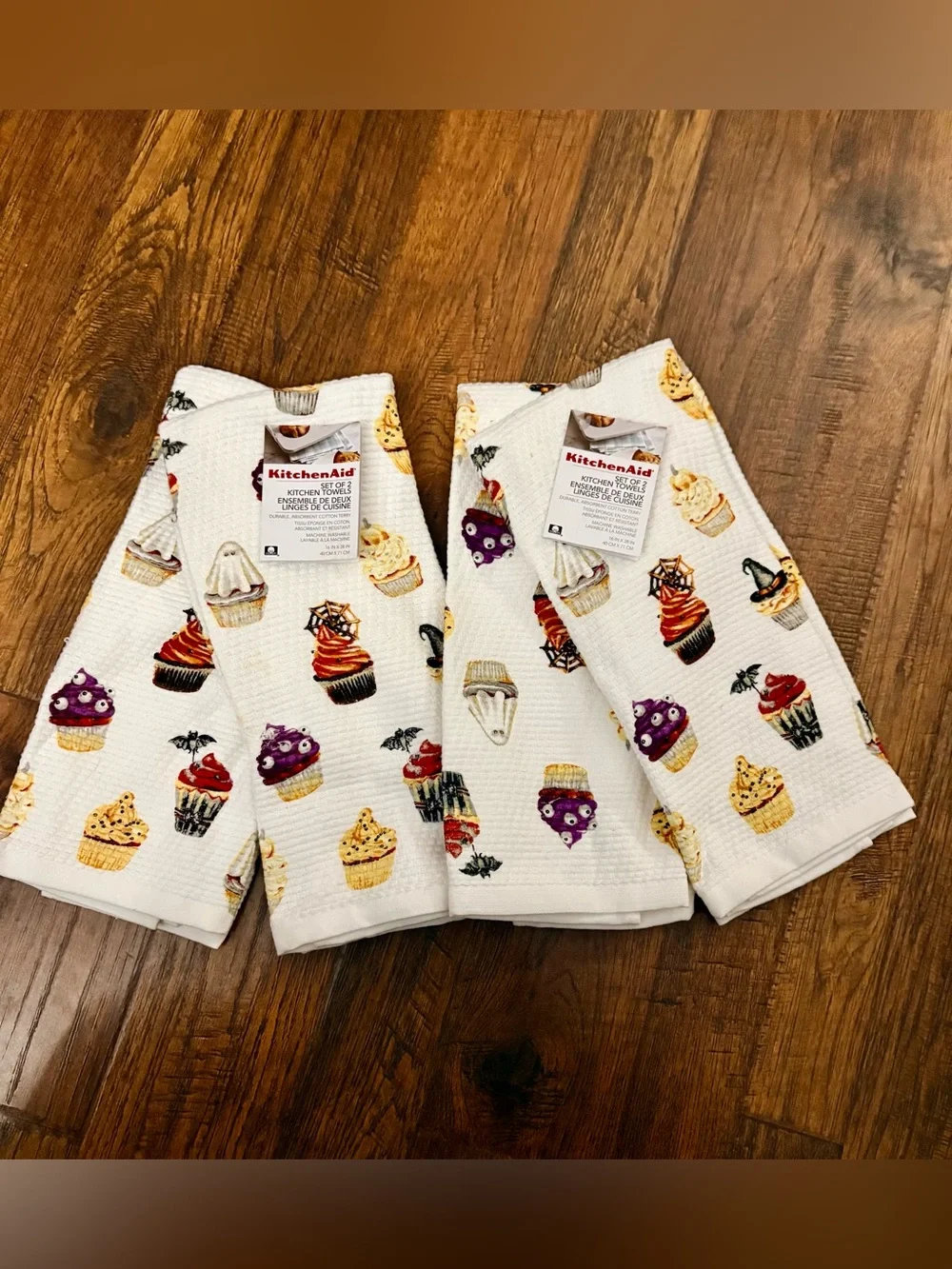 New Set of 4 KitchenAid Hand Kitchen Dish Towel Spooky Halloween Cupcakes
